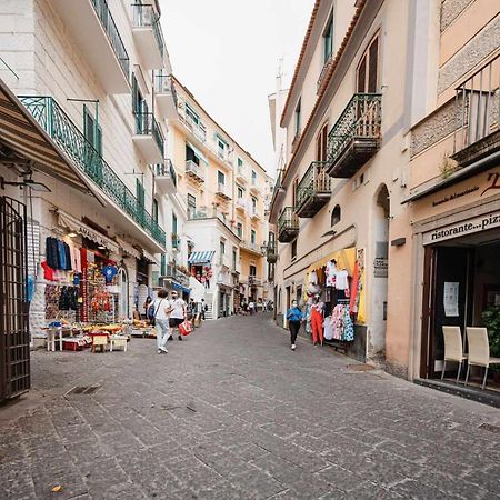 White Amalfi Centro Storico By Italianhost Lejlighed Eksteriør billede