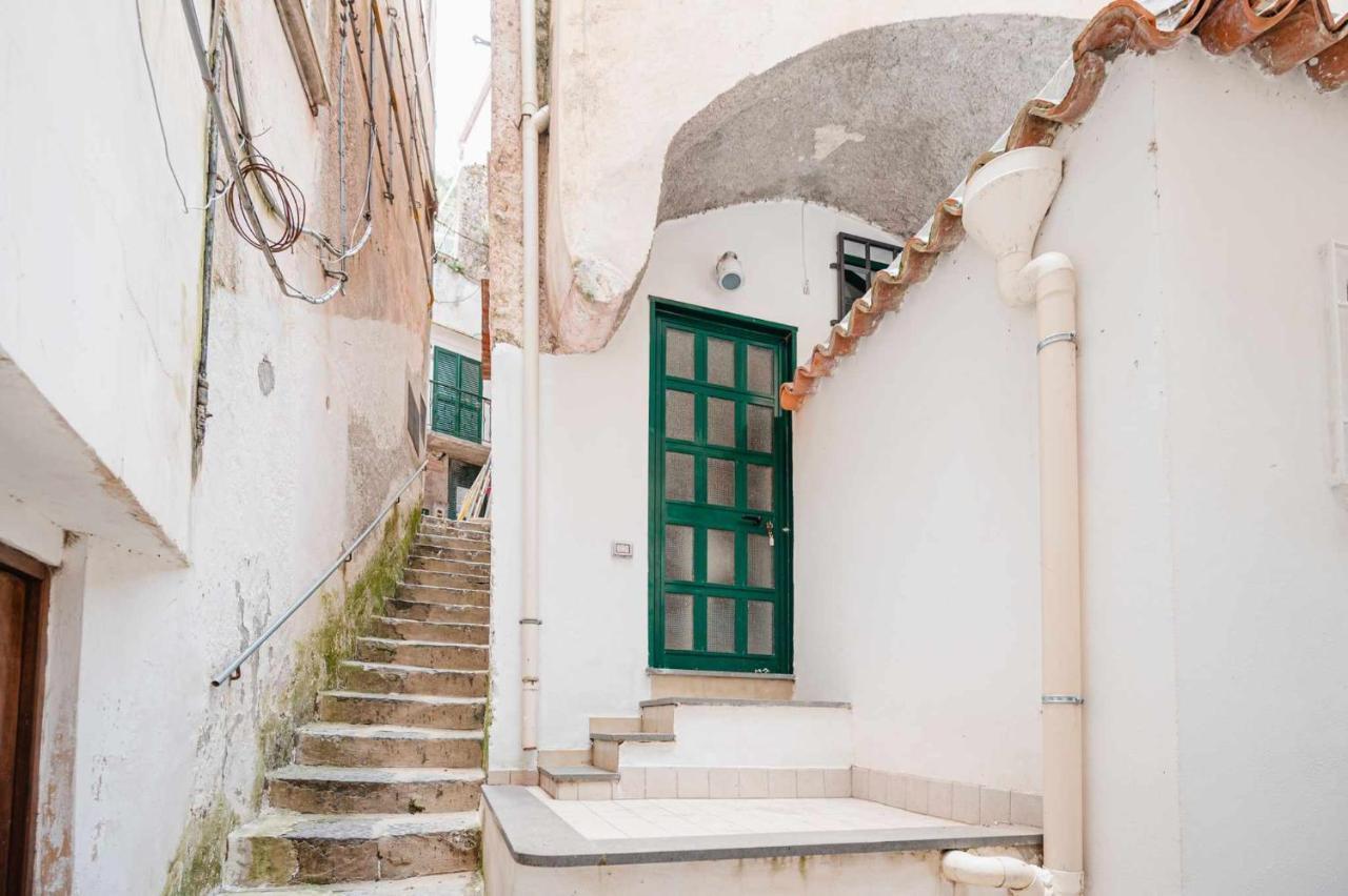 White Amalfi Centro Storico By Italianhost Lejlighed Eksteriør billede
