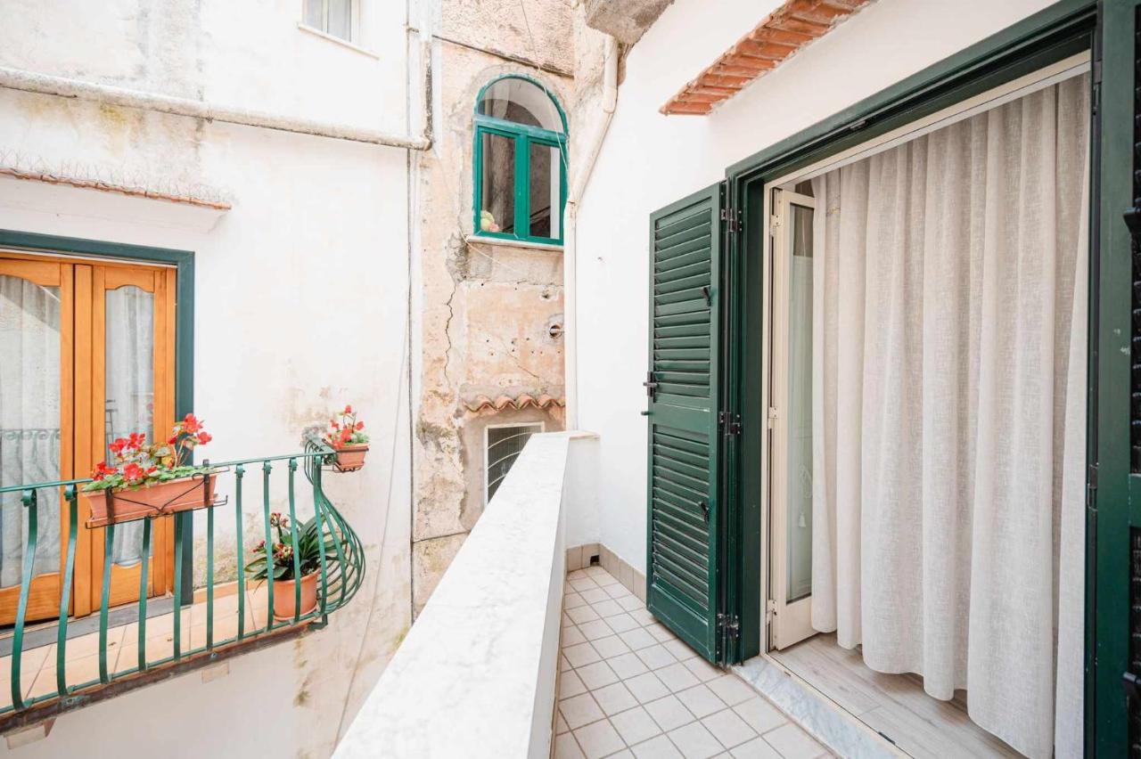 White Amalfi Centro Storico By Italianhost Lejlighed Eksteriør billede
